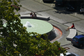Student am Brunnen