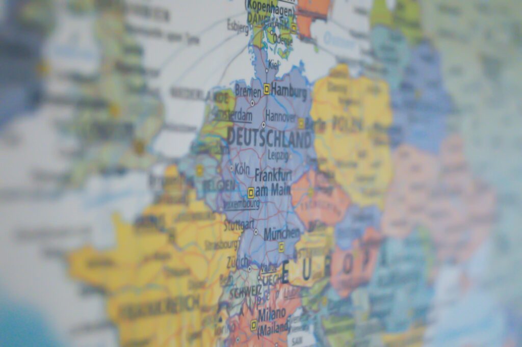 Nahaufnahme einer traditionellen modernen Europakarte.