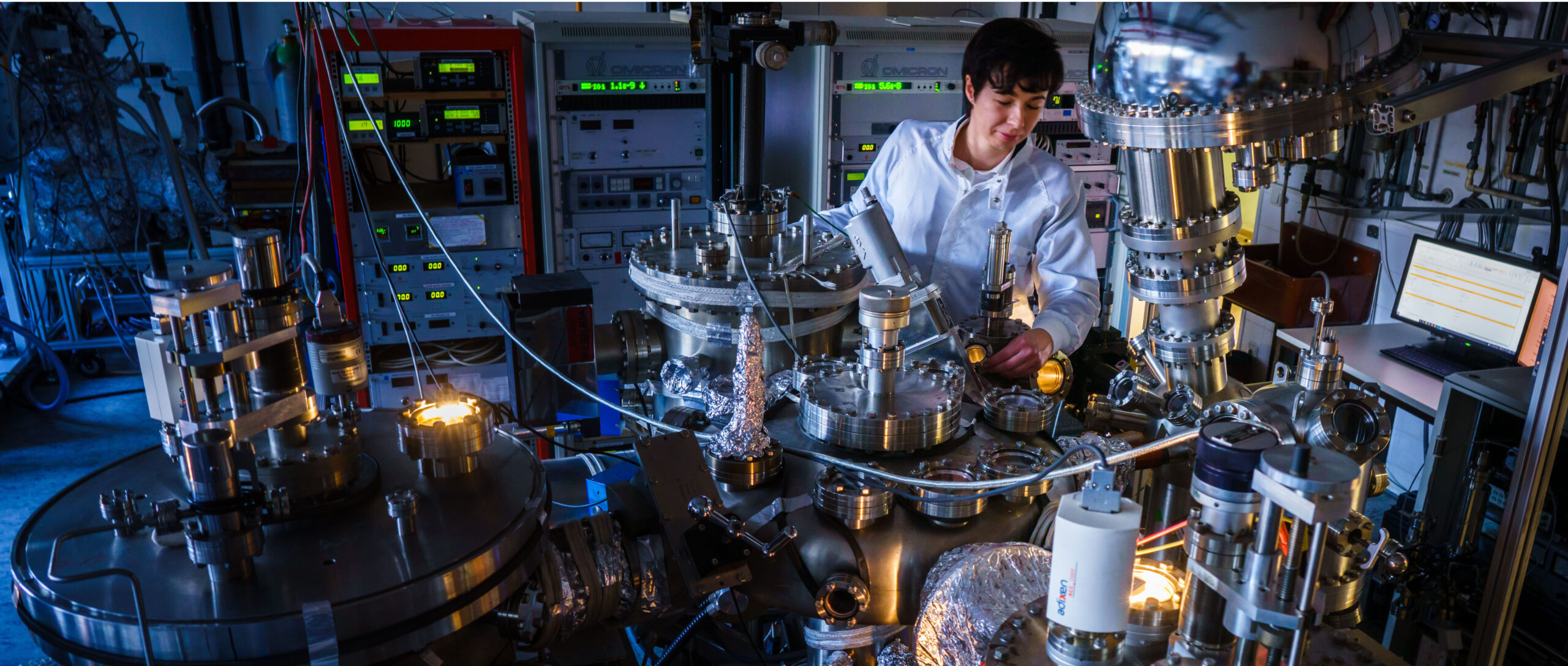 Scientists of the TopDyn Center are exploring functionalities in classical, quantum and quantum-classical hybrid systems on different length- and time-scales (Foto/©: André Wirsig) Scientists of the TopDyn Center are exploring functionalities in classical, quantum and quantum-classical hybrid systems on different length- and time-scales (Foto/©: André Wirsig)