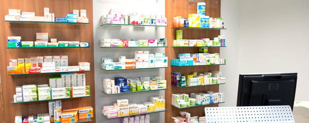Die leeren Medikamentenpackungen in der Trainingsapotheke sind immer auf dem neuesten Stand. (Foto: Peter Pulkowski) Die leeren Medikamentenpackungen in der Trainingsapotheke sind immer auf dem neuesten Stand. (Foto: Peter Pulkowski)