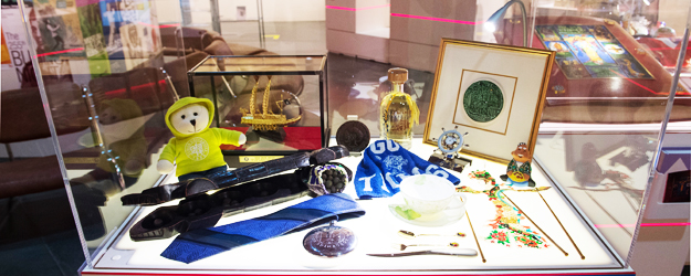 In den Schaukästen können die Besucherinnen und Besucher der Ausstellung eine große Bandbreite an verschiedenen Exponaten betrachten. (Foto: Peter Pulkowski) In den Schaukästen können die Besucherinnen und Besucher der Ausstellung eine große Bandbreite an verschiedenen Exponaten betrachten. (Foto: Peter Pulkowski)