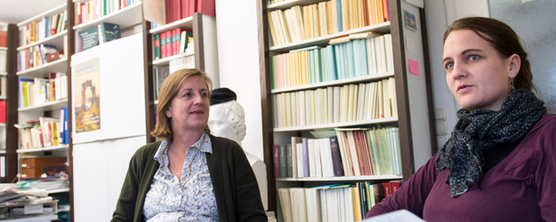 Lisa Passow (r.) wird demnächst ihr Studium der Theaterwissenschaft an der Johannes Gutenberg-Universität Mainz abschließen. (Foto: Peter Pulkowski) Lisa Passow (r.) wird demnächst ihr Studium der Theaterwissenschaft an der Johannes Gutenberg-Universität Mainz abschließen. (Foto: Peter Pulkowski)