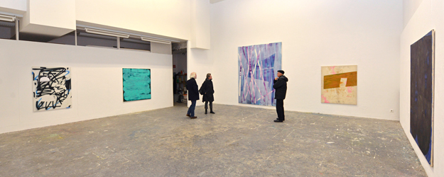 Blick in einen der Ausstellungsräume des Rundgangs 2015 der Kunsthochschule Mainz (Foto: Uwe Feuerbach) Blick in einen der Ausstellungsräume des Rundgangs 2015 der Kunsthochschule Mainz (Foto: Uwe Feuerbach)