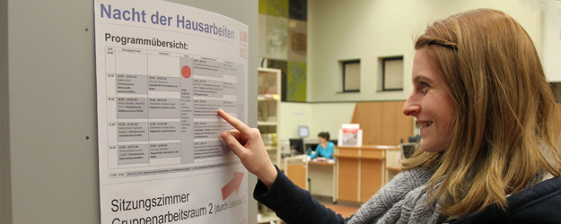 Die Abteilung Studium und Lehre, das Zentrum für Datenverarbeitung, die Psychotherapeutische Beratungsstelle und der Allgemeine Hochschulsport haben ihre Angebote gebündelt. (Foto: Stefan F. Sämmer) Die Abteilung Studium und Lehre, das Zentrum für Datenverarbeitung, die Psychotherapeutische Beratungsstelle und der Allgemeine Hochschulsport haben ihre Angebote gebündelt. (Foto: Stefan F. Sämmer)
