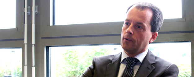 Prof. Dr. Hanno Kube hat gemeinsam mit dem Tübinger Juristen Prof. Dr. Christian Seiler und dem Freiburger Wirtschaftswissenschaftler Prof. Dr. Lars P. Feld die Klage beim Bundesverfassungsgericht eingereicht. (Foto: Peter Pulkowski) Prof. Dr. Hanno Kube hat gemeinsam mit dem Tübinger Juristen Prof. Dr. Christian Seiler und dem Freiburger Wirtschaftswissenschaftler Prof. Dr. Lars P. Feld die Klage beim Bundesverfassungsgericht eingereicht. (Foto: Peter Pulkowski)