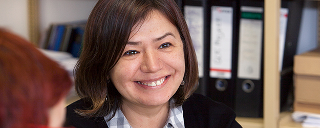 Meral Camcı sieht die Freiheit der Wissenschaft in vielen Ländern der Welt bedroht. Umso wichtiger sind Initiativen wie Academics for Peace oder Solidarity Academies. (Foto: Britta Hoff) Meral Camcı sieht die Freiheit der Wissenschaft in vielen Ländern der Welt bedroht. Umso wichtiger sind Initiativen wie Academics for Peace oder Solidarity Academies. (Foto: Britta Hoff)