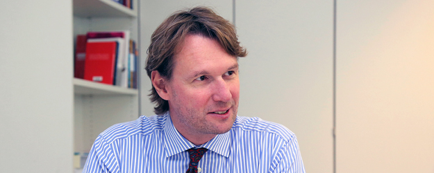 Dr. Andreas Brandtner ist davon überzeugt, dass die Bereitstellung von Fachliteratur im Internet in Zukunft weiter zunehmen muss. (Foto: Stefan F. Sämmer) Dr. Andreas Brandtner ist davon überzeugt, dass die Bereitstellung von Fachliteratur im Internet in Zukunft weiter zunehmen muss. (Foto: Stefan F. Sämmer)