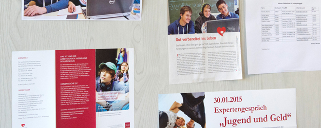 Im zweijährigen Modellprojekt 'Ohne Geld geht gar nix ... Jugendliche in der Konsumgesellschaft' ging es den Organisatorinnen in erster Linie darum, mit den Jugendlichen selbst ins Gespräch über Schulden zu kommen. <small>(Foto: Peter Pulkowski)</small> Im zweijährigen Modellprojekt 'Ohne Geld geht gar nix ... Jugendliche in der Konsumgesellschaft' ging es den Organisatorinnen in erster Linie darum, mit den Jugendlichen selbst ins Gespräch über Schulden zu kommen. <small>(Foto: Peter Pulkowski)</small>