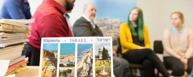(fltr) Marc Beer, Farsin Alikhani, Timo Konrad, Alfred Wittstock, Annkatrin Landfried, and Laura-Luise Hammel (photo: Peter Pulkowski) (fltr) Marc Beer, Farsin Alikhani, Timo Konrad, Alfred Wittstock, Annkatrin Landfried, and Laura-Luise Hammel (photo: Peter Pulkowski)