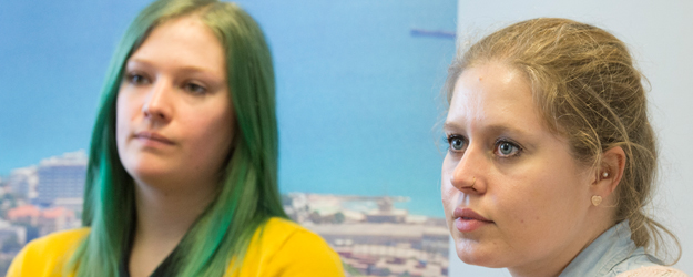 Annkatrin Landfried (l.) and Laura-Luise Hammel (r.) are members of the Israel Association. (photo: Peter Pulkowski) Annkatrin Landfried (l.) and Laura-Luise Hammel (r.) are members of the Israel Association. (photo: Peter Pulkowski)