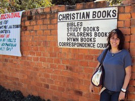 Ranka Primorac next to Christian Bookshop Sign 2010 © Ranka Primorac