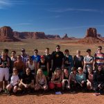 Gruppenfoto im Monument Valley Navajo Tribal Park (© Timo Willershäuser und Claudia Finkler)