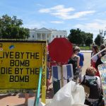 Washington, D.C.: Aktivisten und Touristen vor dem Weißen Haus (© Christina Kerz)