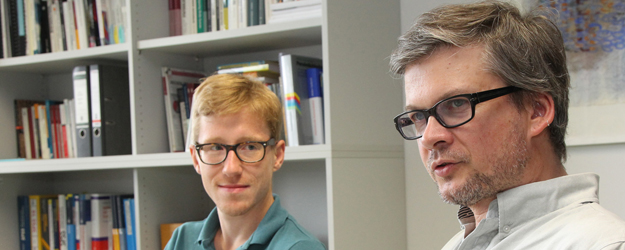 Marc Ziegele(l.) und Prof. Dr. Oliver Quiring forschen am Institut für Publizistik der Johannes Gutenberg-Universität Mainz. <small>(Foto: Stefan F. Sämmer) </small>