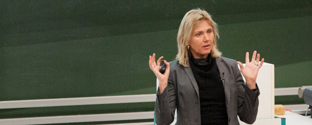 Beatrice Weder di Mauro präsentierte an der Johannes Gutenberg-Universität Mainz (JGU) das Jahresgutachten der fünf Wirtschaftsweisen. (Foto: Peter Pulkowski)