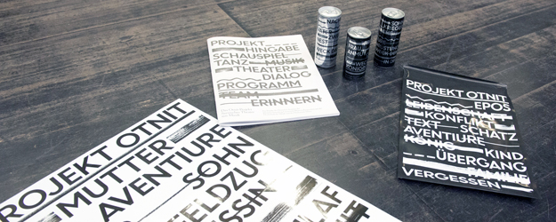 Kommunikationsdesign-Studentin Yvonne Kümmel entwarf unter der Leitung von Prof. Anna-Lisa Schönecker die Plakate, das Layout des Programmhefts und sogar Getränkedosen. (Foto: Peter Pulkowski)