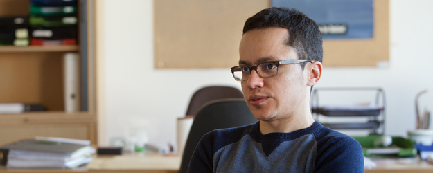 Mahmoud Hassanein arbeitet derzeit am Fachbereich Translations-, Sprach- und Kulturwissenschaft (FTSK) in Germersheim an seiner Promotion mit dem Arbeitstitel 'Menschenrechte und Translation'. <small>(Foto: Britta Hoff)</small>
