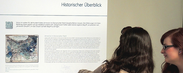 Die wissenschaftliche Posterausstellung beginnt mit einem historischen Überblick. <small>(Foto: Andreas Linsenmann)</small>