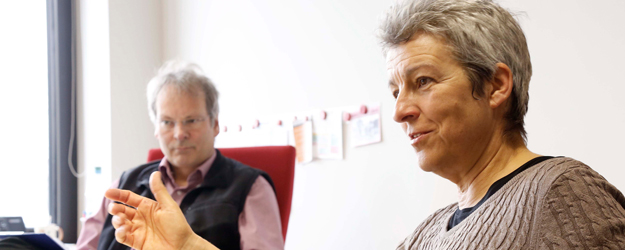 Prof. Dr. Stefan Hirschauer und Prof. Dr. Carola Lentz setzen sich in der interdisziplinären DFG-Forschergruppe 'Un/doing Differences. Praktiken der Humandifferenzierung' über Fächergrenzen hinweg. <small>(Foto: Stefan F. Sämmer)</small>