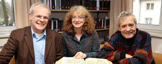 (v.l.) Prof. Dr. Ansgar Franz, Dr. Christiane Schäfer und Prof. Dr. Hermann Kurzke (Foto: Stefan F. Sämmer)