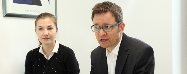 Daniela Kaiser, Koordinatorin der International Summer School und des International Ph.D. Program, und Dr. Ralf Dahm, Director of Scientific Management des IMB (Foto: Stefan F. Sämmer)