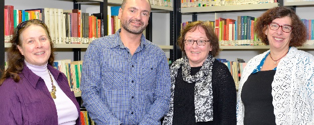 (v.l.) Marina Schneider, Antonio Barquero, Dr. Evelyn Müller-Küppers und Chiara Angelini wollen das Angebot des Sprachenzentrums ausbauen. (Foto: Uwe Feuerbach