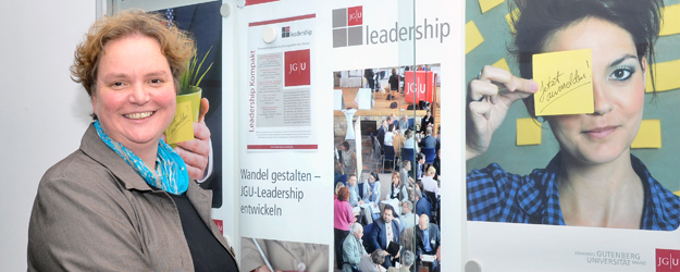 Elke Karrenberg, Leiterin des Referats für Personalservice und -entwicklung, leitet auch das Projekt "JGU-Leadership – Wandel gestalten". (Foto: Uwe Feuerbach)