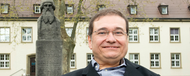 Prof. Dr. Dr. h.c. mult. Onur Güntürkün ist Inhaber der 17. Johannes Gutenberg-Stiftungsprofessur der Freunde der Universität Mainz e.V. (Foto: Peter Pulkowski)