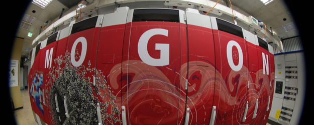 Das High Performance Cluster MOGON I im Zentrum für Datenverarbeitung (ZDV) der Johannes Gutenberg-Universität Mainz kann 287.000 Milliarden Rechenoperationen pro Sekunde durchführen. (Foto: Stefan F. Sämmer)