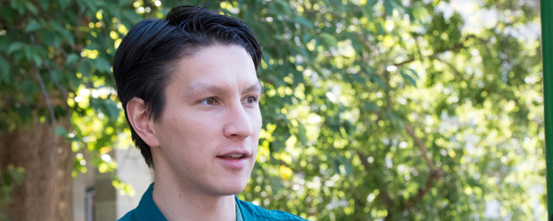 Takuma Melber hat sich bereits im Studium auf das Thema des Zweiten Weltkriegs im Pazifikraum konzentriert und gerade seine Dissertation zur japanischen Besatzungspolitik in Malaya und Singapur vorgelegt. <small>(Foto: Peter Pulkowski)</small>