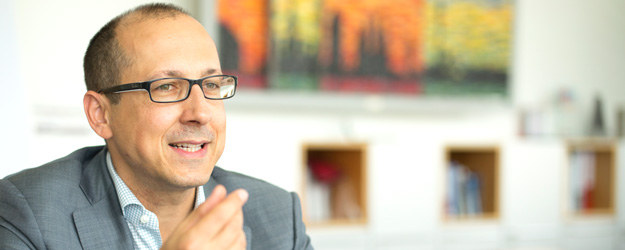 Geschäftsführer Dr. Roland Wandeler versteht das Engagement der Amgen GmbH im Deutschlandstipendienprogramm als Investition in die Zukunft. (Foto: Stefan F. Sämmer)