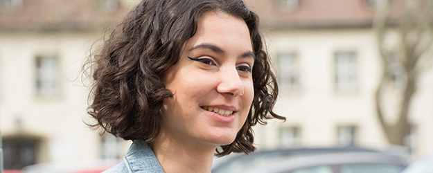 JGU-Studentin Kristin Kumria spielt die Hauptrolle im Kurzfilm 'Follower', der auf der Berlinale im Wettbewerb 'Generation 14Plus' gezeigt wurde. (Foto: Peter Pulkowski)