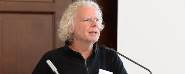 Prof. Dr. Stefan Aufenanger, Professor für Erziehungswissenschaft und Medienpädagogik an der JGU, beschäftigte sich mit der Frage, ob Integration moderner Medien an Schulen und Hochschulen funktionieren kann . (Foto: Peter Pulkowski)