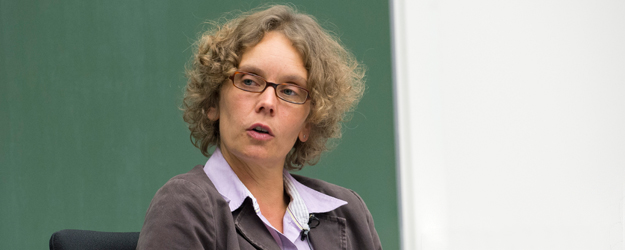 SWR-Moderatorin Claudia Deeg führte durch die Diskussion. (Foto: Peter Pulkowski)