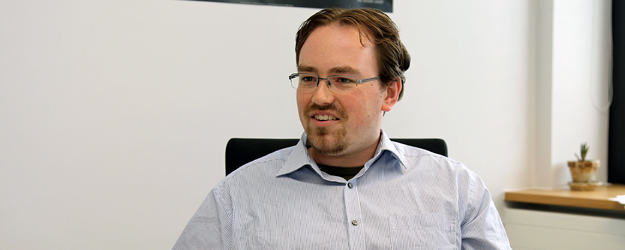Stefan Geiß vom Institut für Publizistik wurde im Mai 2013 als neues Juniormitglied bei der Gutenberg-Akademie begrüßt. (Foto: Stefan F. Sämmer)