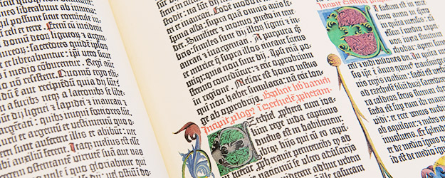 Blick in ein Faksimile der Gutenberg-Bibel aus dem spanischen Burgos (Foto: Peter Pulkowski)