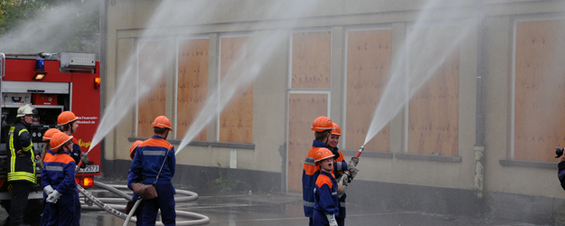 Das ehemalige Werkstattgebäude des Max-Planck-Instituts für Chemie erwies sich als geradezu prädestiniert für die gemeinschaftliche Jahresübung der Mainzer Jugendfeuerwehren. (Foto: Jürgen Hofmann)