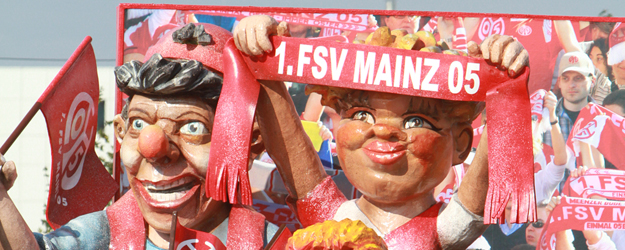 Am 3. Juli 2011 machte sich der 1. FSV Mainz 05 in Begleitung von Fastnachtsvereinen und Schwellköppen vom alten Bruchwegstadion auf in die neue Coface Arena. (Foto: Stefan F. Sämmer)