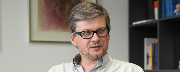 Prof. Dr. Oliver Quiring leitet den Lehr- und Forschungsbereich für Kommunikationswissenschaft am Institut für Publizistik der Johannes Gutenberg-Universität Mainz. <small>(Foto: Stefan F. Sämmer)</small>
