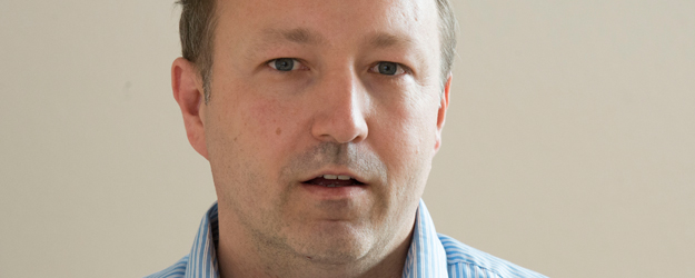 Prof. Dr. Thomas Rigotti lehrt Arbeits-, Organisations- und Wirtschaftspsychologie am Psychologischen Institut der JGU. (Foto: Peter Pulkowski)