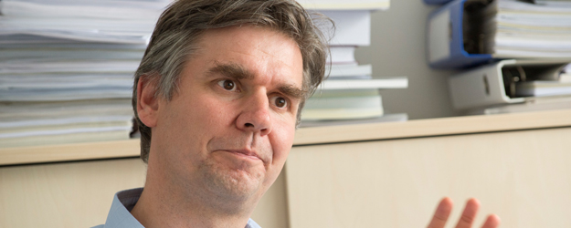 Prof. Dr. Philipp Harms bewahrt sich trotz der kritischen Situation auf den Finanzmärkten seinen sachlichen Blick auf die Lage. (Foto: Peter Pulkowski)