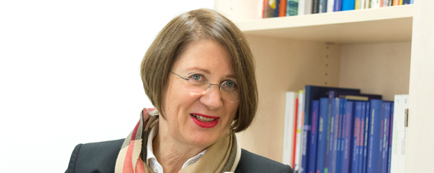 Prof. Dr. Dagmar von Hoff und ihre europäischen Kolleginnen und Kollegen wollen ein internationales Promovendenprogramm unter dem Titel "Reading Violence" etablieren. (Foto: Peter Pulkowski)