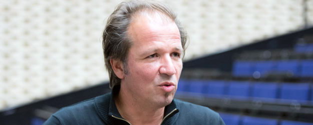 Prof. Dr. Stephan Jolie bringt gemeinsam mit Studierenden des Deutschen Instituts das mittelalterliche Heldenepos 'Otnit' auf die Bühne. (Foto: Peter Pulkowski)
