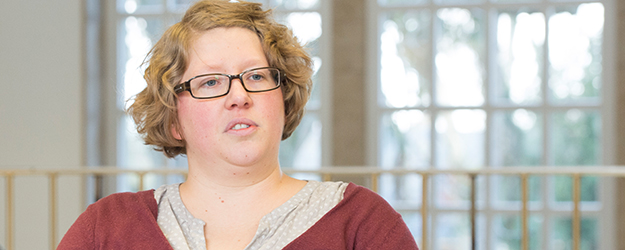 Miriam Schmidt-Jüngst hat Deutsche Philologie, Vergleichende Sprachwissenschaft sowie Sprachen Nordeuropas und des Baltikums an der JGU studiert. (Foto: Peter Pulkowski)