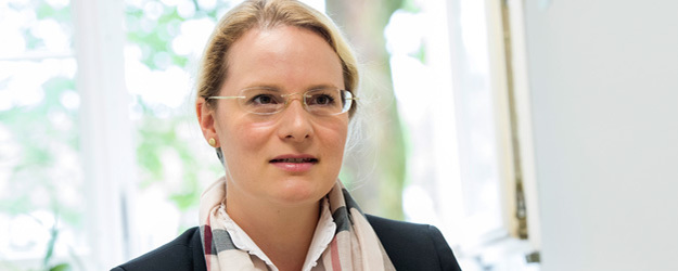 Julia-Maria von Schenck zu Schweinsberg ist seit 2014 als Lektorin für Griechisch an der Evangelisch-Theologischen Fakultät der JGU tätig. (Foto: Peter Pulkowski)