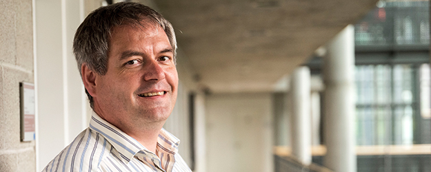 Prof. Dr. Siegfried Waldvogel forscht und lehrt am Institut für Organische Chemie der Johannes Gutenberg-Universität Mainz. (Foto: Stefan F. Sämmer)